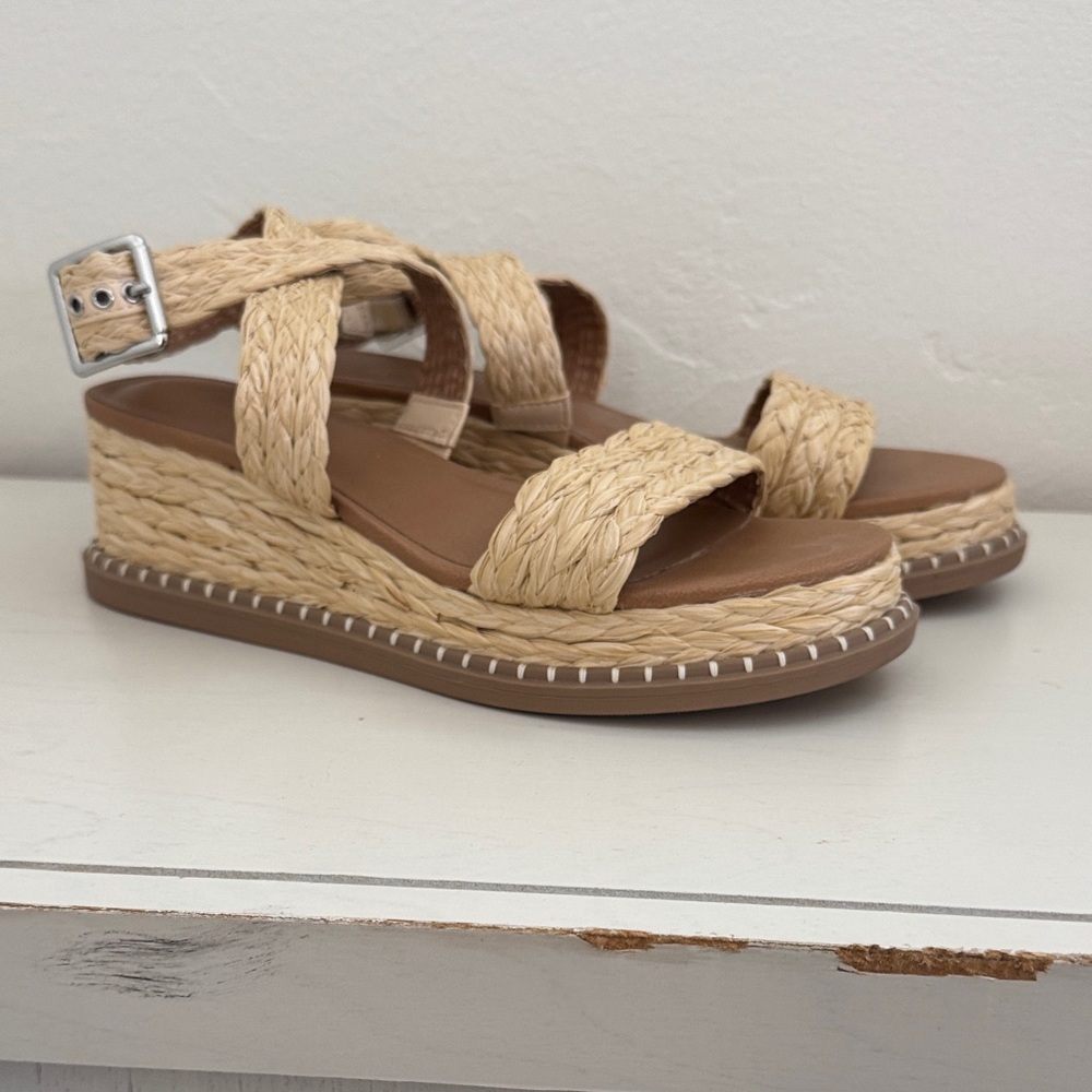 Universal Threads Natural Woven Espadrille Sandals